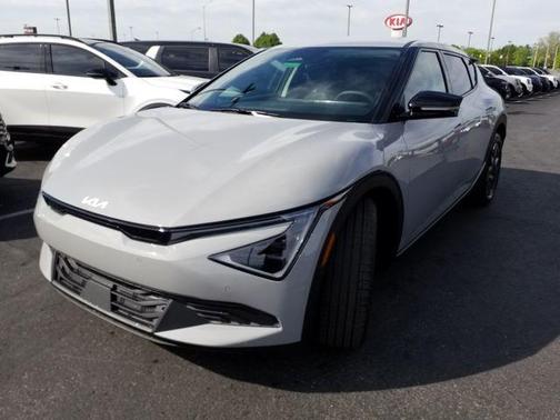 2025 Kia EV6 Light Long Range