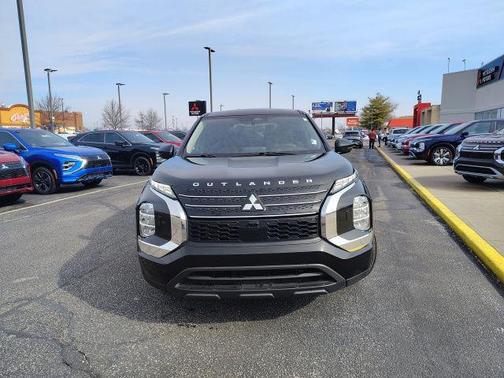 2023 Mitsubishi Outlander ES 2.5 S-AWC