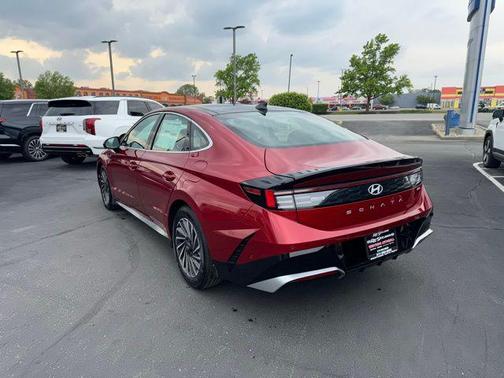 2025 Hyundai SONATA Hybrid Limited
