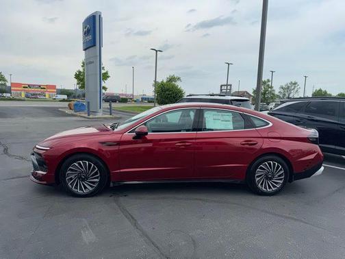 2025 Hyundai SONATA Hybrid Limited