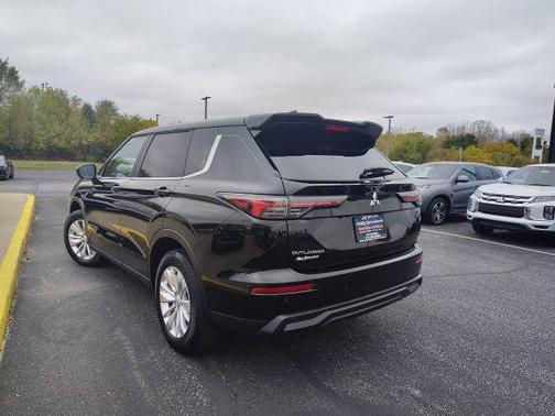 2025 Mitsubishi Outlander ES 2.5 S-AWC