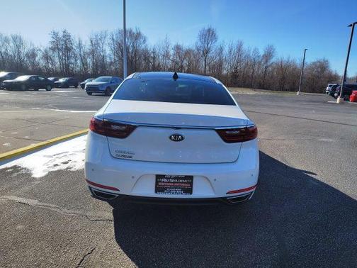 2018 Kia Cadenza Premium