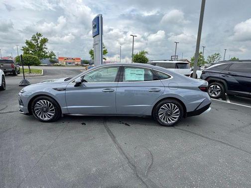 2025 Hyundai SONATA Hybrid Limited