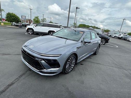 2025 Hyundai SONATA Hybrid Limited
