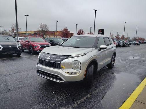 2025 Mitsubishi Outlander SE