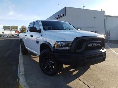 2024 RAM 1500 Classic Warlock Crew Cab 4x4 5'7' Box