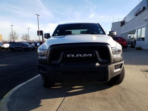 2024 RAM 1500 Classic Warlock Crew Cab 4x4 5'7' Box