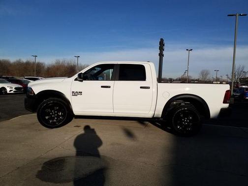 2024 RAM 1500 Classic Warlock Crew Cab 4x4 5'7' Box
