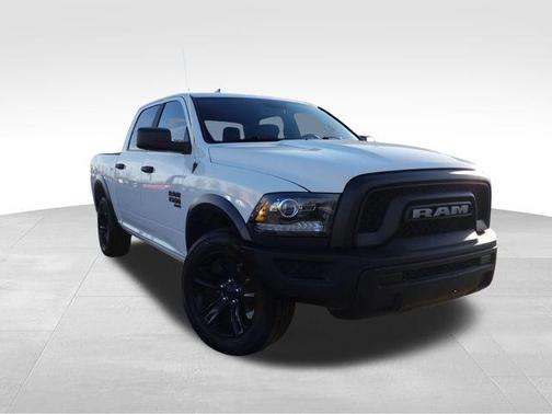 2024 RAM 1500 Classic Warlock Crew Cab 4x4 5'7' Box