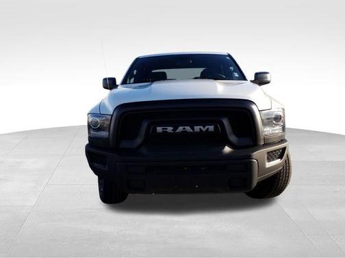 2024 RAM 1500 Classic Warlock Crew Cab 4x4 5'7' Box