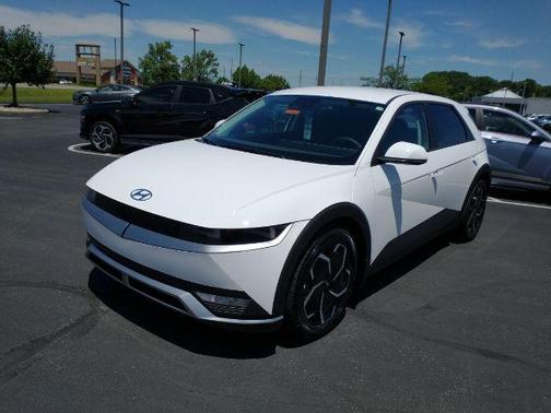 2024 Hyundai IONIQ 5 SE
