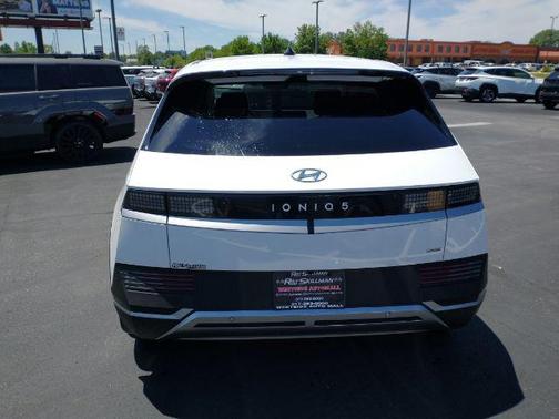 2024 Hyundai IONIQ 5 SE