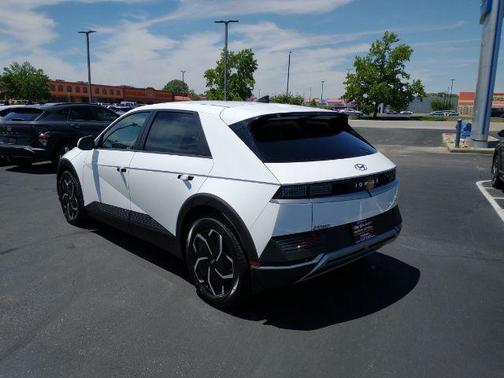 2024 Hyundai IONIQ 5 SE