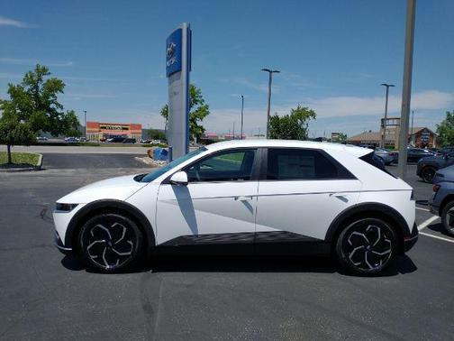2024 Hyundai IONIQ 5 SE