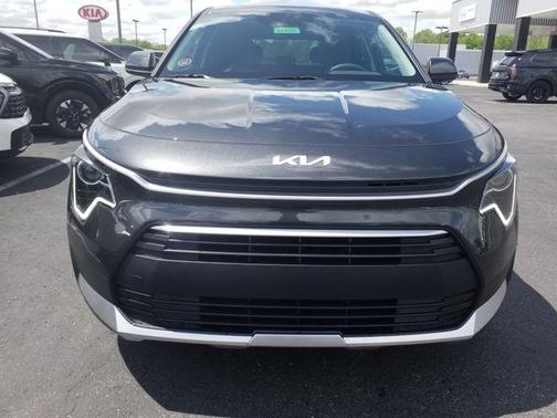 2025 Kia Niro LX