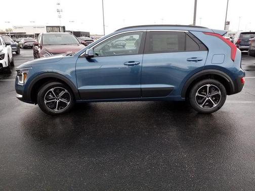 2025 Kia Niro EX