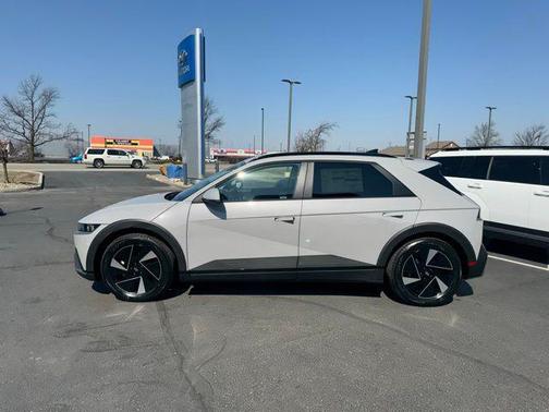 2025 Hyundai IONIQ 5 SE