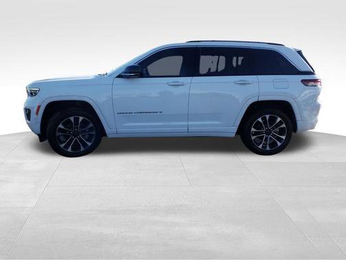 2022 Jeep Grand Cherokee Overland