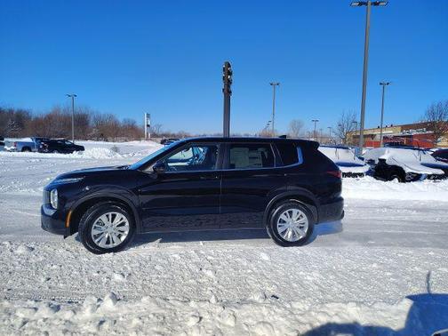 2026 Mitsubishi Outlander ES 2.5 S-AWC