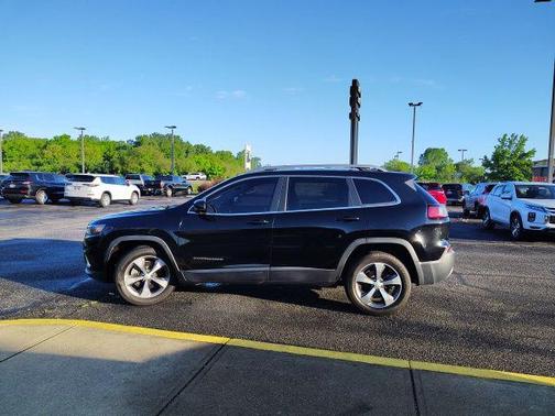 Diamond Black Crystal Pearlcoat 2020 Jeep Cherokee Limited