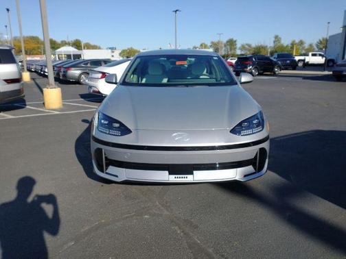 2025 Hyundai IONIQ 6 SE