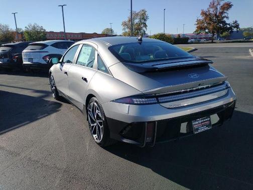 2025 Hyundai IONIQ 6 SE