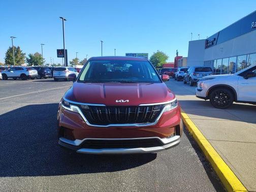 2023 Kia Carnival LX