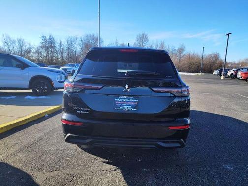 2026 Mitsubishi Outlander ES 2.5 S-AWC