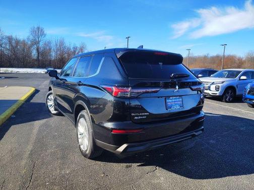 2026 Mitsubishi Outlander ES 2.5 S-AWC