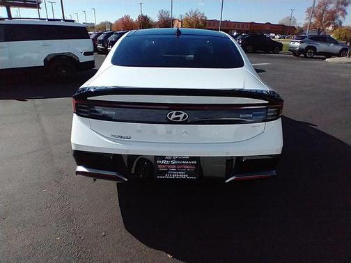 2025 Hyundai SONATA Hybrid Limited