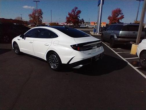 2025 Hyundai SONATA Hybrid Limited