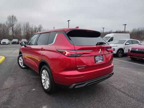 2025 Mitsubishi Outlander ES 2.5 S-AWC