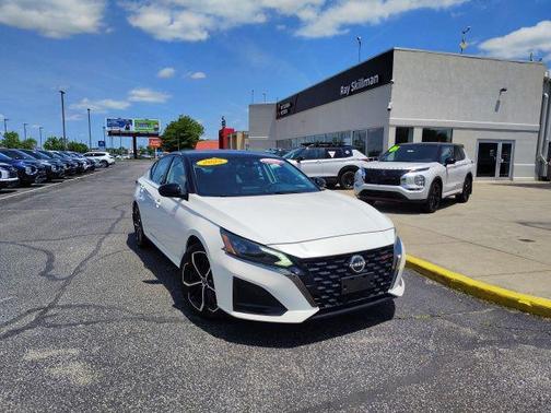Pearl White Tricoat 2024 Nissan Altima SR FWD