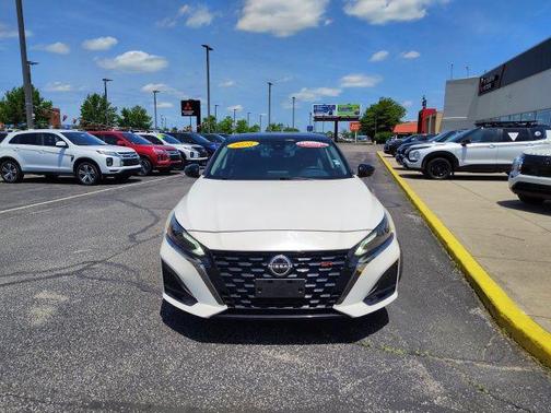 Pearl White Tricoat 2024 Nissan Altima SR FWD