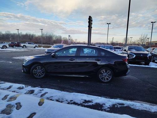 2023 Kia Forte GT-Line