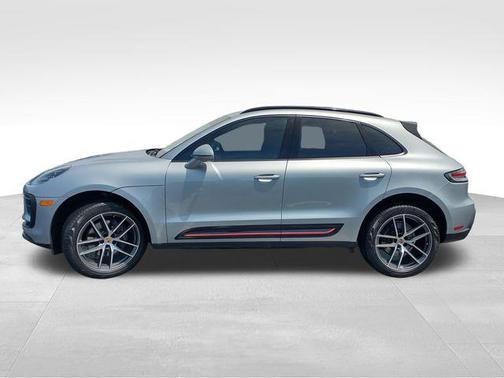 2022 Porsche Macan Base