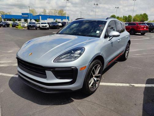 2022 Porsche Macan Base