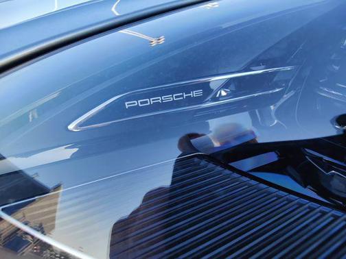 2022 Porsche Macan Base