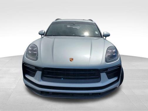 2022 Porsche Macan Base