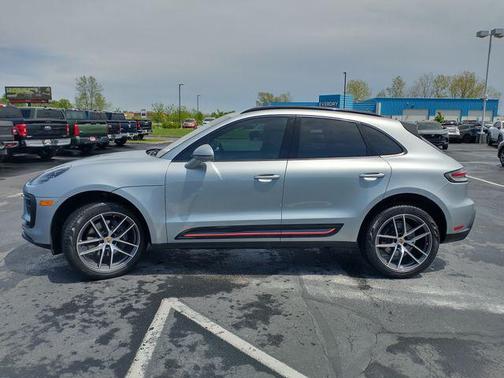 2022 Porsche Macan Base