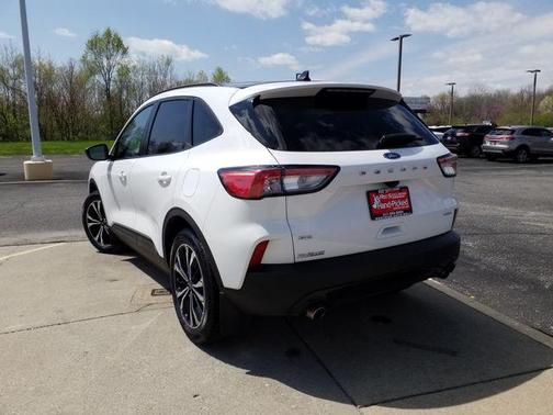 2022 Ford Escape SE