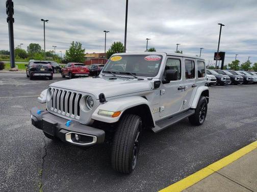 Silver Zynith Clearcoat 2023 Jeep Wrangler 4xe Sahara