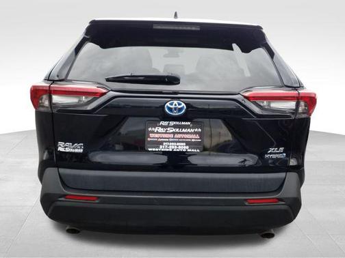2022 Toyota RAV4 Hybrid XLE