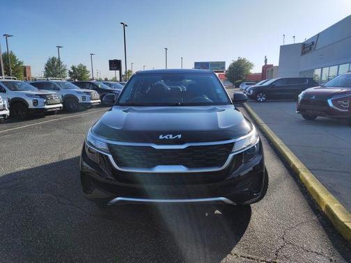 Cherry Black 2023 Kia Seltos LX