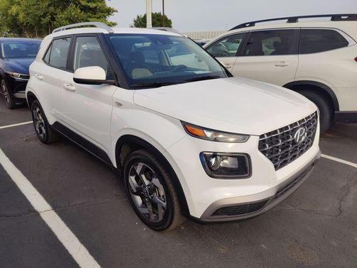 2022 Hyundai VENUE SEL
