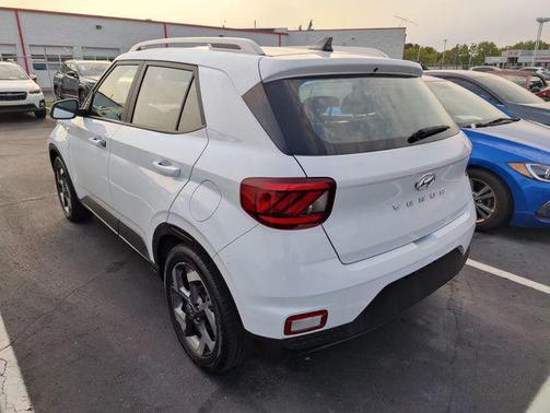 2022 Hyundai VENUE SEL