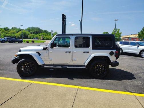 2023 Jeep Wrangler 4xe Sahara