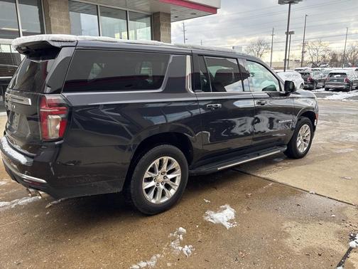 2023 Chevrolet Suburban Premier