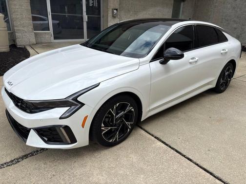 Snow White Pearl 2025 Kia K5 GT-Line