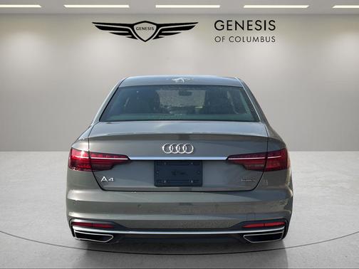 2023 Audi A4 45 S line quattro Premium